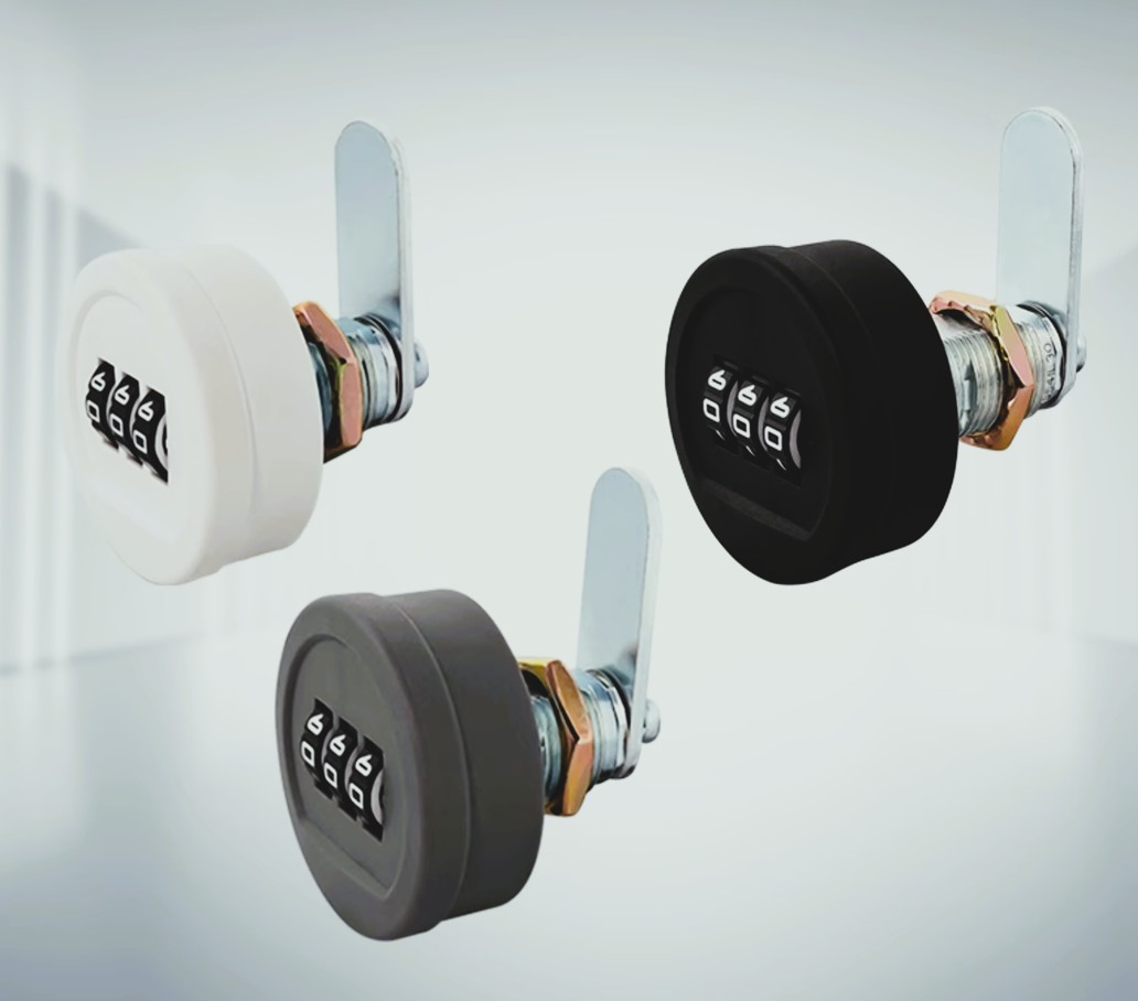 Battery-free combination letterbox lock with three dials