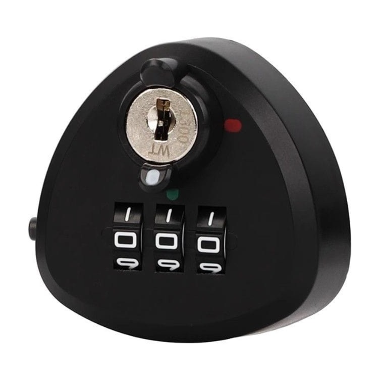 Easy-grip combination letterbox lock with large dials
